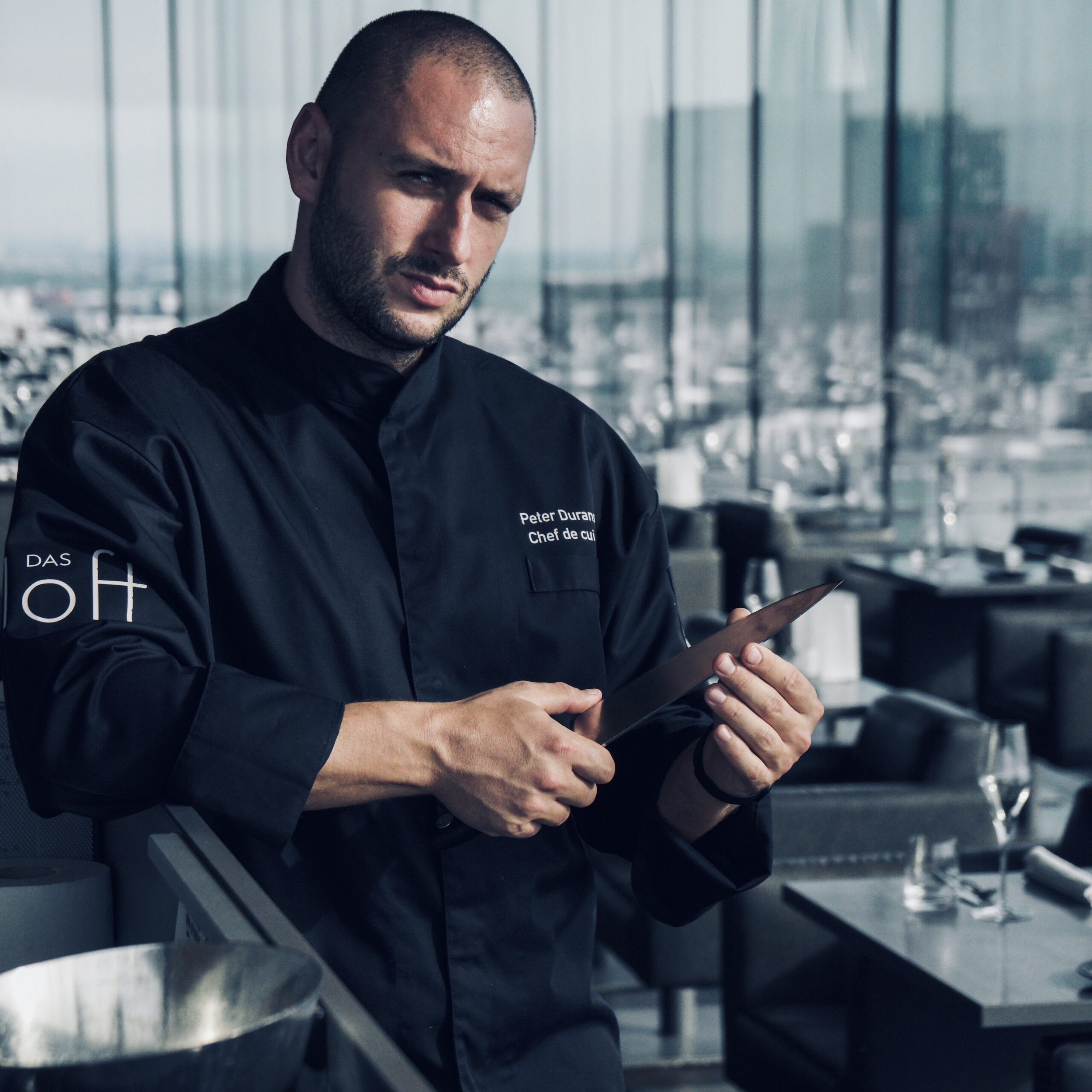 SHARP KNIFE. SHARP ICE HOCKEY BLADES. Das LOFT Restaurant, Bar